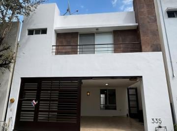 Casa · 200m² · 3 Recámaras · Casa en Renta en Paseo de Cumbres 4to Sector, Monterrey Nl