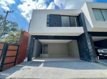 1 · Casa en Venta Brisas del Vergel Zona Carretera Nacional Santiago