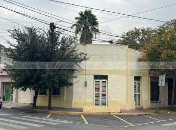Casa · 245m² · 2 Recámaras · 2 Estacionamientos · Casa en Venta en Monterrey Centro