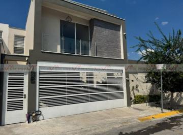 Casa · 170m² · 3 Recámaras · 2 Estacionamientos · Casa en Venta en Alvento