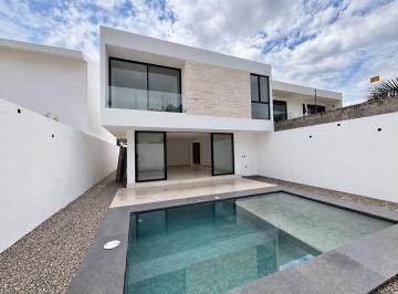 Casa · 239m² · 4 Recámaras · 2 Estacionamientos · Casa en Preventa con Alberca en Privada con Porton Electrico