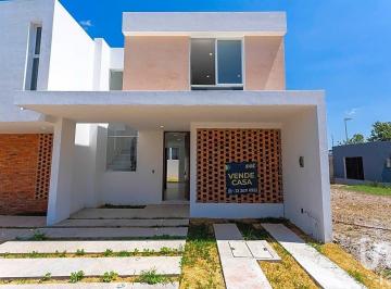 Casa · 151m² · 3 Recámaras · 2 Estacionamientos · Casa en Venta en Adamar Tlajomulco