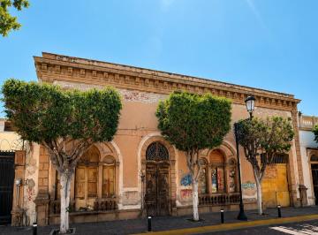 Casa de 10 habitaciones, León · Casa en Venta en Zona Centro