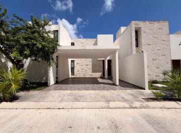 Casa de 4 habitaciones, Solidaridad · Hermosa Casa con Alberca Privada y Jardín