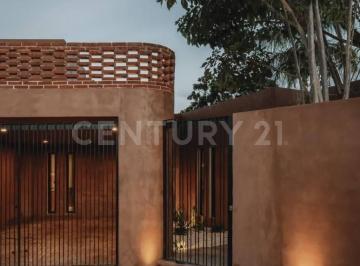 Casa · 220m² · 3 Recámaras · 1 Estacionamiento · Casa en Venta en Itzimná, Mérida