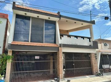 1 · Casa en Venta en Villa Universidad San Nicolás
