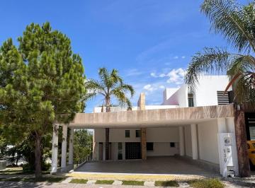 Casa de 3 habitaciones, León · Casa en Venta en Lomas de Gran Jardín