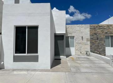 1 · Casa Amueblada en Renta en Abada Residencial Al Norponiente de Aguascalientes