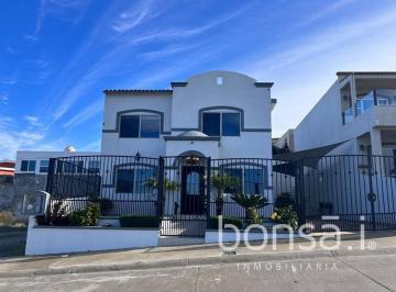 Casa de 3 habitaciones, Ensenada · Casa en Venta con o Sin Muebles en Colinas del Sauzal