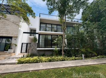 Fachada · Casa en Venta en Laguna 1, Puerto Cancún
