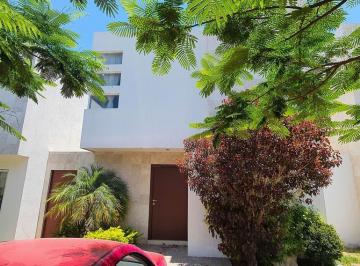 Casa · 150m² · 4 Recámaras · 2 Estacionamientos · Casa - Rancho Viejo 1a Secc