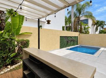 Casa · 400m² · 3 Recámaras · 3 Estacionamientos · Casa con Alberca y 18 Paneles Solares en Renta Residencial Cumbres