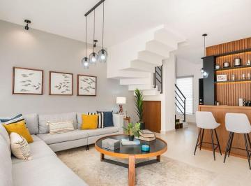 Casa · 140m² · 3 Recámaras · 2 Estacionamientos · Casa con Jardin en Residencial con Casa Club en Venta Huayacan Cancun