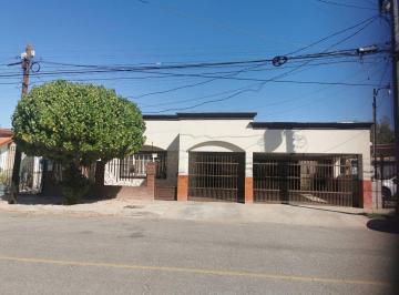 Casa de 4 habitaciones, Mexicali · Se Renta Casa Amueblada en Fracc. Villafontana