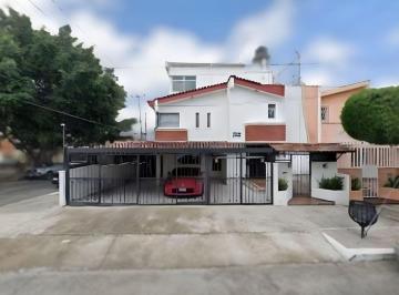 e0c7a3730ba20070643d5648b7dc99911b093622aeb0becca7ca71885c18f0c9 · Casa en Venta en Esquina, Providencia, Guadalajara, Jalisco