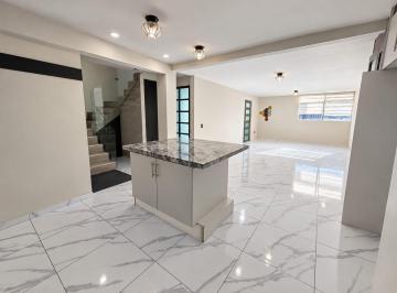 Casa · 130m² · 3 Recámaras · 1 Estacionamiento · Casa en Renta en Privada a 1 Cuadra de Acueducto Morelia