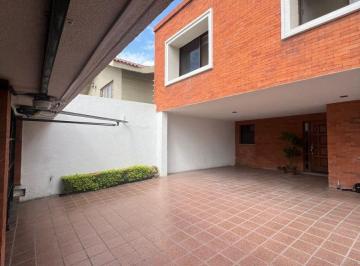Casa de 4 habitaciones, León · Casa Venta en Arbide