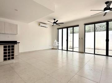 Casa de 3 habitaciones, Benito Juárez · ¡Vive o Invierte en Sayab! Casa de 3 Recámaras con Jardín y Amenidades Para Toda La Familia