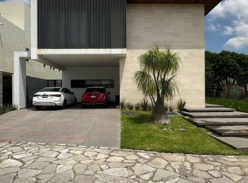 Casa de 4 habitaciones, Zapopan · Casa Amueblada en Renta 4 Rec con Baño y Vestidor · Esquina · Arauca II, Zapopan