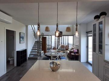b1d986e8dd1942641ebae67cd2c1ab275b73c36c106d741f6dddeed4329940bb · Pent House de 2 Habitaciones Amueblado en Complejo Al Norte