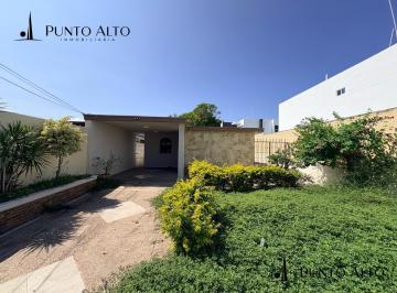 Casa · 400m² · 2 Recámaras · Casa en Renta de Una Planta Col Unidad Nacional