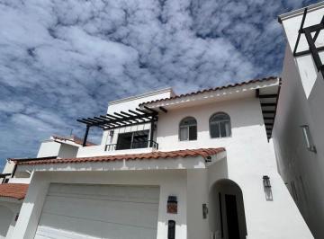 Casa de 4 habitaciones, Tijuana · Casa en Renta – Real del Mar / Amalfi