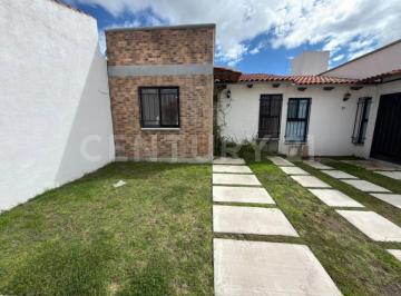 Casa · 54m² · 2 Recámaras · 1 Estacionamiento · Casa en Venta en Cipreses IV, Sjr, Querétaro.