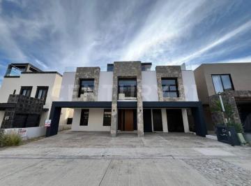 Casa · 487m² · 5 Recámaras · 5 Estacionamientos · Casa en Venta en Club de Golf Las Ventanas, San Miguel de Allende