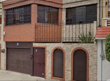 Casa de 3 habitaciones, Gustavo A. Madero · Casa en Venta en Lindavista Sur, Gustavo a Madero, Ciudad de México.