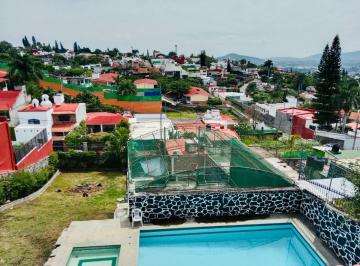 Casa de 3 habitaciones, Emiliano Zapata · Casa Para Remodelar con Gran Terreno y Excelente Ubicación