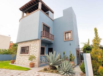 1ea8e4fdac264adfe679d0e038d53cd4e1a0a0470e9e82f7135e536f80c18e37 · Casa en Venta en San Miguel de Allende con Rooftop y Cerca del Centro