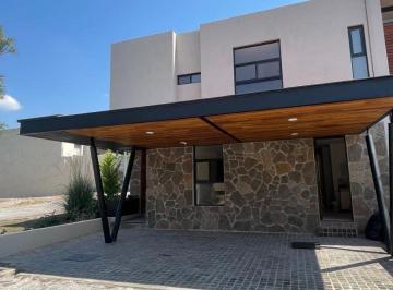 Casa en condominio de 3 habitaciones, Querétaro · Casa en Venta en Altozano, Qro