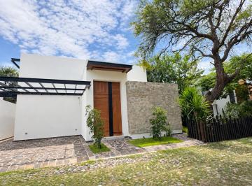 Casa de 3 habitaciones, León · Casa en Venta en Pedregal del Carmen