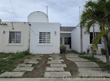 Casa · 45m² · 2 Recámaras · 1 Estacionamiento · Casa en Venta en Puerto Morelos, Villas La Playa, 2 Recámaras