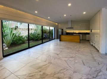 Casa de 5 habitaciones, Benito Juárez · Casa en Venta en Residencial Río Cancún | 5 Recámaras | Precio de Oportunidad