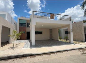 Casa de 3 habitaciones, Mérida · Casa en Renta Mérida| Privada San Remo| Altabrisa| 3 Recámaras|205.84 m²