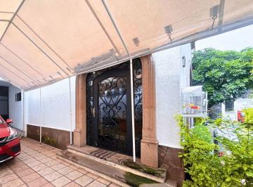 Casa de 8 habitaciones, Benito Juárez · Casa en Venta con Uso de Suelo Mixto, en 2 Niveles, en La Calle de Altadena en La Colonia Nápoles.