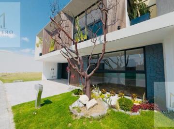 Casa · 409m² · 5 Recámaras · 2 Estacionamientos · Casa - Fraccionamiento Lomas de Angelópolis