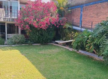 Casa · 700m² · 6 Recámaras · 4 Estacionamientos · Residencia en Venta en Coyoacán con Uso de Suelo Habitacional y Comercial