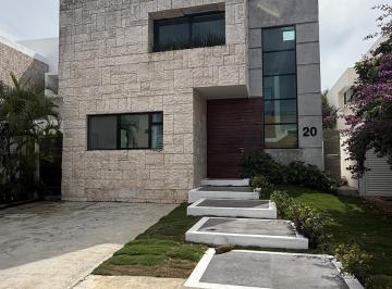 Casa · 3 Recámaras · 2 Estacionamientos · Residencial Cumbres Casa en Renta/venta