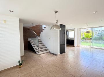 Casa de 3 habitaciones, Corregidora · Casa en Renta en Cañadas del Lago con Jardin