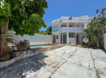 Casa de 5 habitaciones, Coatzacoalcos · Casa con Alberca y Local Para Negocio en Venta, Benito Juárez Norte, Coatzacoalcos.