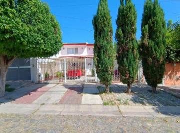 Casa de 7 habitaciones, Zapopan · Casa en Parque Metropolitano