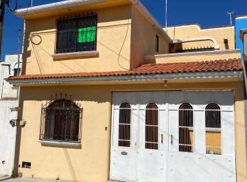 Casa de 3 habitaciones, Mineral de la Reforma · Casa de 2 Niveles