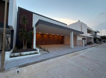 Casa de 5 habitaciones, Tuxtla Gutiérrez · Casa en Venta en Puerta de Hierro