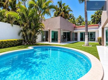 Casa · 403m² · 4 Recámaras · 4 Estacionamientos · Venta de Casa en Acapatzingo, Cuernavaca