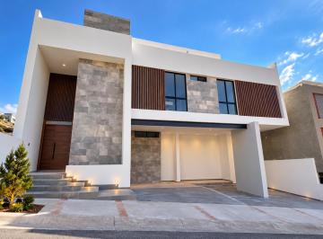 Casa de 4 habitaciones, San Luis Potosí · Residencia en Venta en La Loma Club de Golf, San Luis Potosí