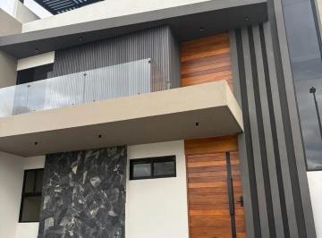 Casa · 379m² · 5 Recámaras · 3 Estacionamientos · Casa - Colinas de Juriquilla