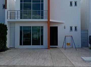 Casa · 149m² · 3 Recámaras · 2 Estacionamientos · En Renta Casa Amueblada en Privada Platino II de Chuburná de Hidalgo. - (4)