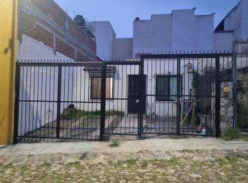 Casa de 2 habitaciones, San Miguel de Allende · En Renta Acogedora Casa Cerca del Centro en Fraccionamiento Tranquilo.